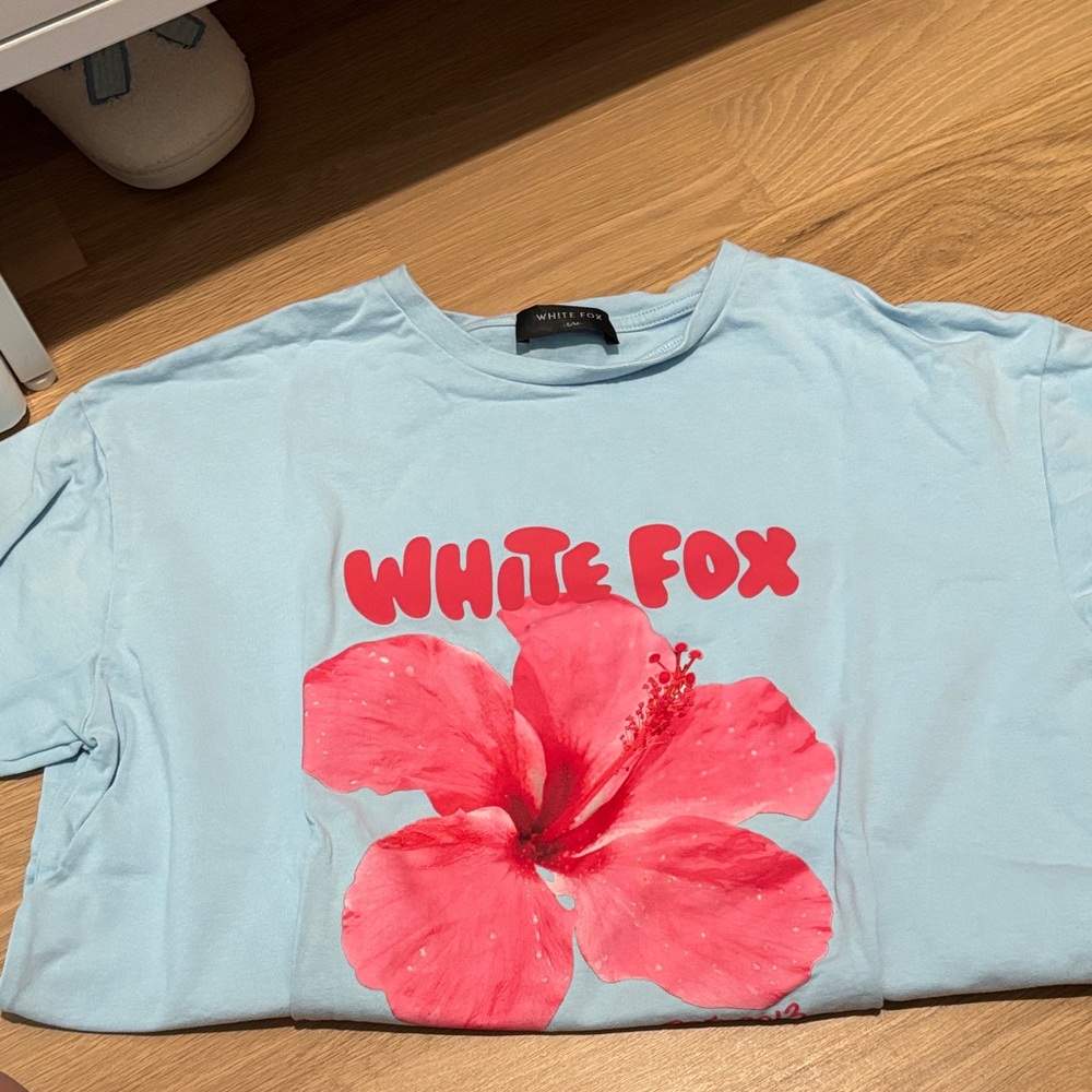 White fox t shirt